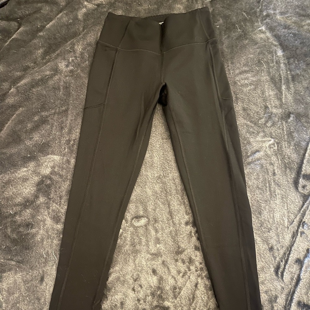 Black Victoria’s Secret leggings.